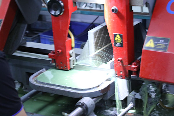 全自動(dòng)視覺(jué)點(diǎn)膠機(jī)加工