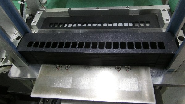 全自動(dòng)點(diǎn)膠機(jī)