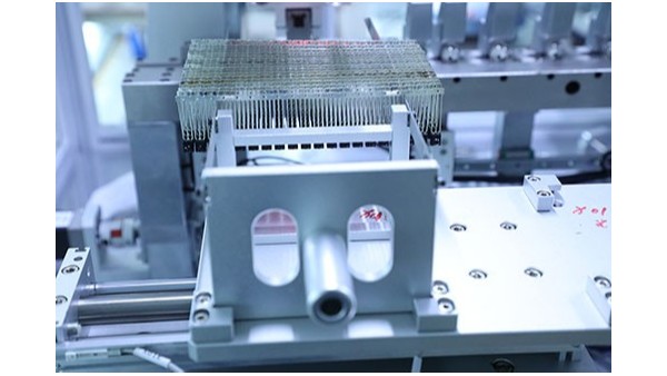 自動(dòng)上下料點(diǎn)膠機(jī)