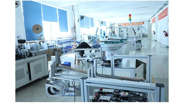 點(diǎn)膠機(jī)設(shè)備廠家