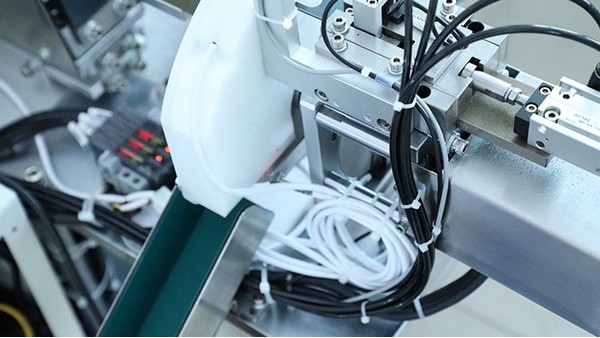 高速精密點(diǎn)膠機(jī)