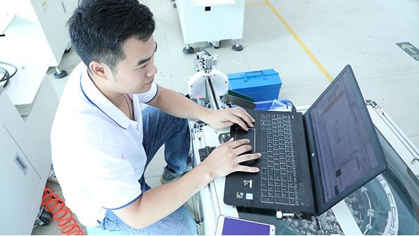 深圳半自動點(diǎn)膠機(jī)