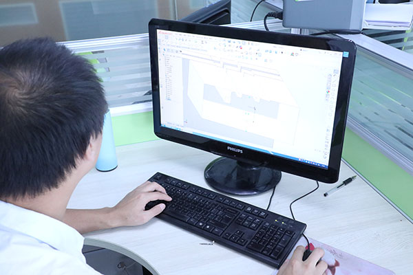 4頭臺式自動點(diǎn)膠機(jī)