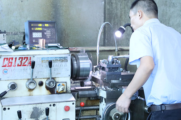 深圳點膠機哪個品牌好