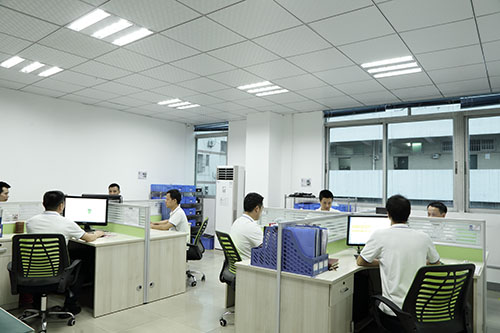 常州點(diǎn)膠機(jī)廠家車間