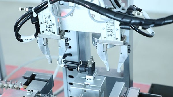 視覺點(diǎn)膠機(jī)生產(chǎn)廠家