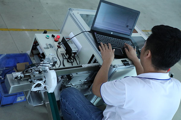 pvc自動(dòng)點(diǎn)膠機(jī)定制