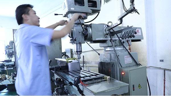 四軸旋轉(zhuǎn)點膠機