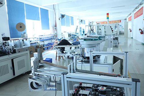 深圳點膠機生產(chǎn)廠家