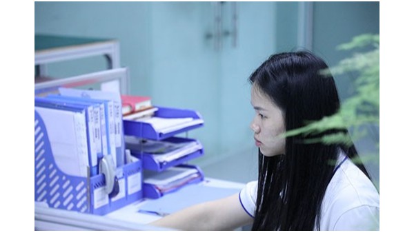 深圳點(diǎn)膠機(jī)廠家