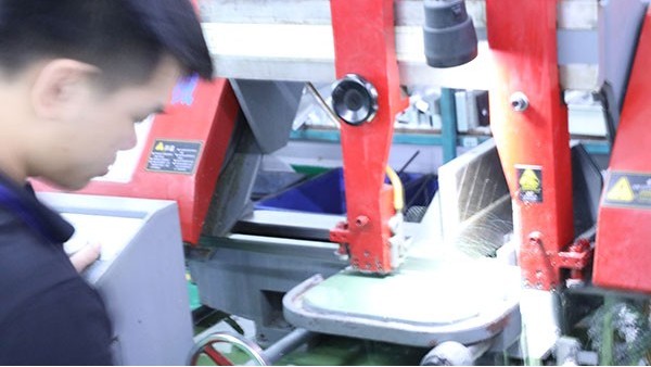 東莞點(diǎn)膠機(jī)廠家